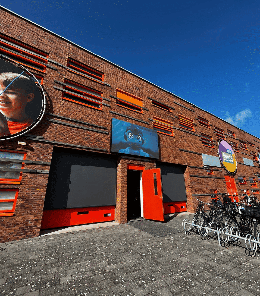 vidiled-outdoor-led-display-school-heemskerk-techlab