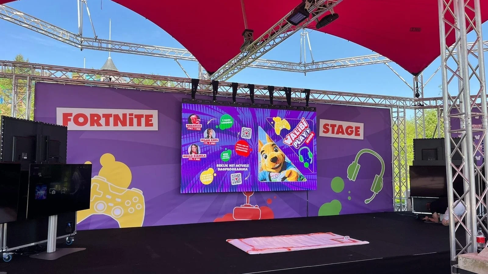 Hoge resolutie Vidiled LED-wall met 3.9 mm pixel pitch op het podium van Walibi Play voor een optimale visuele beleving